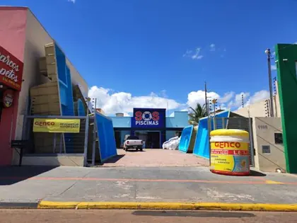 Fachada da loja SOS Piscinas na Avenida Plínio Aguiar em Rondonópolis